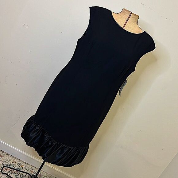 NWT Evan Picone Black Sheath Sleeves Dress with Ruffle Hem - Size 12 - Picture 2 of 14